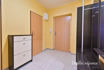 K dlouhodobému podnájmu nabízíme vzdušný byt o dispozici 2+k