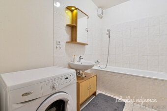 K dlouhodobému podnájmu nabízíme vzdušný byt o dispozici 2+k