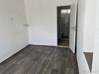 Ve výhradním zastoupení nabízíme k pronájmu halu, výborný st