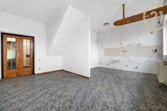 Hledáte nemovitost, která může po rekonstrukci nabídnout hne