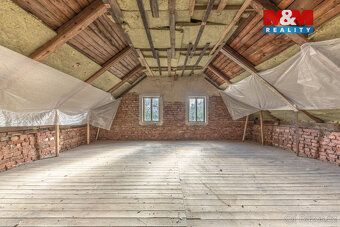 Exkluzivně nabízíme k prodeji rodinný dům o dispozici 3+1 a 