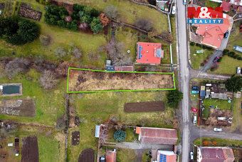 Nabízíme k prodeji pozemek o výměře 728 m² v obci Hostovlice