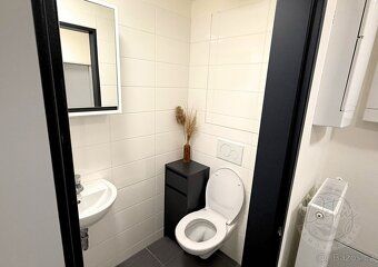 Nabízím k prodeji ateliér o velikosti 33,2 m² situovaný v su