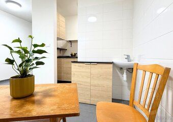 Nabízím k prodeji ateliér o velikosti 33,2 m² situovaný v su