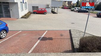Nabízím Vám k prodeji soukromé parkovací stání o výměře nece