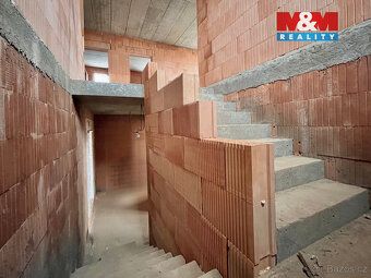 Nabízíme k prodeji rodinný dům v klidné nové lokalitě na rov