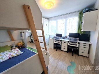 READLOMUS Vám zprostředkuje pronájem prostorného bytu 3+1 o 