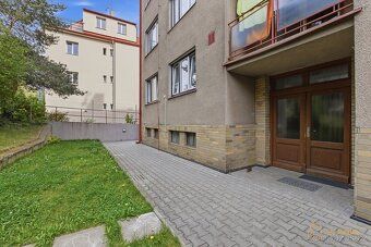 Představte si, že bydlíte takřka v pulzujícím centru Prahy. 