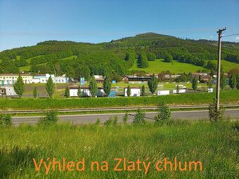Přízemní zděný dům tř. „G“ částečně podsklepený na mírném ná