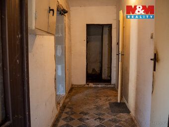 Prodej historické usedlosti na pozemku 4 962 m² – Čaková. Na