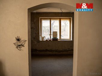 Prodej historické usedlosti na pozemku 4 962 m² – Čaková. Na