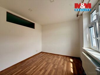 Nabízíme k pronájmu prostorný byt 3+kk o užitné ploše 60 m² 