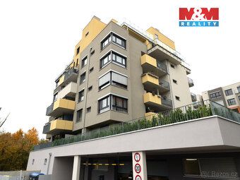 Nabízíme k pronájmu prostorný byt 3+kk o užitné ploše 86 m² 