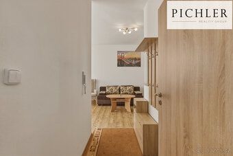 Nabízíme k dlouhodobému pronájmu světlý a útulný byt 2+kk o 