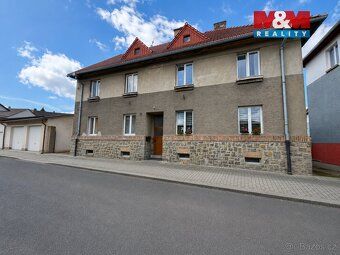Nabízíme k pronájmu prostorný a světlý byt 3+kk o užitné plo