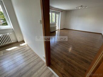 Předmětem pronájmu je prostorný byt o velikosti 3+1 s balkon
