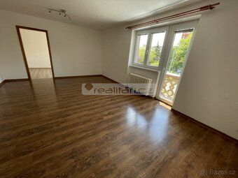 Předmětem pronájmu je prostorný byt o velikosti 3+1 s balkon