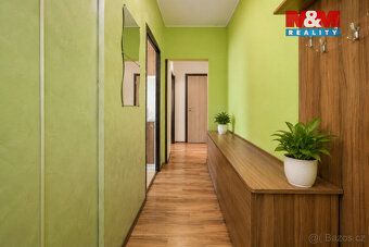 Nabízíme k prodeji byt 2+1 o užitné ploše 69 m² v panelovém 