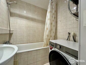Ev.č. 01027 Nabízíme Vám částečně zařízený starší byt 2+1 v 