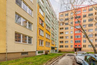 Nabízíme k prodeji útulný byt 2+1 o výměře 43 m², situovaný 