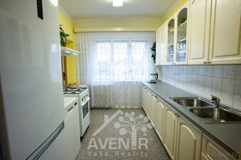 Ev.č. 69483 Sice retro, ale pečlivě udržovaná nemovitost.
Na