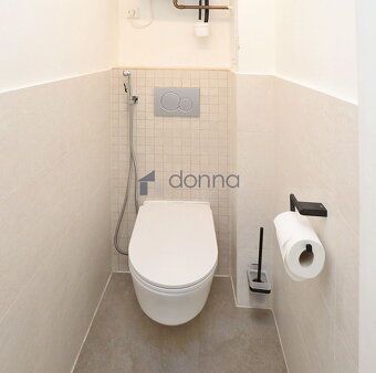 Nabízíme k pronájmu zrekonstruovaný byt 3+kk, 95 m2, v 1. pa