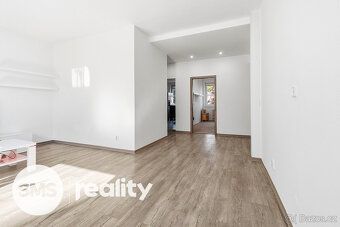 Pronájem bytu 3+1 s balkonem a parkováním – Kojetín, ul. Dru