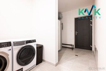 Nabízíme k prodeji prostorný bungalov, který se nachází v kl