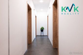 Nabízíme k prodeji prostorný bungalov, který se nachází v kl