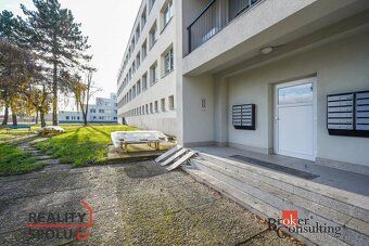 Pronájem bytu 2+kkNabízíme k pronájmu světlý a prostorný byt