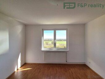 Nabízíme k pronájmu moderní byt o dispozici 2+1 s balkónem o