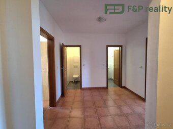 Nabízíme k pronájmu moderní byt o dispozici 2+1 s balkónem o