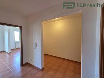 Nabízíme k pronájmu moderní byt o dispozici 2+1 s balkónem o
