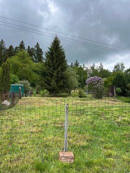 Nabízíme k prodeji zahradu o výměře 495 m² v klidné části ob