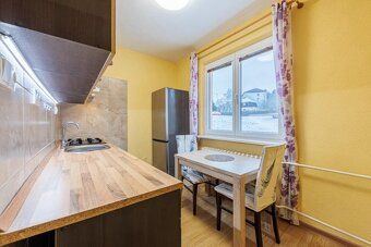 Rental of partially furnished apartment unit in very quiet part of town Habartov, street…