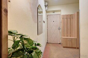 Ev.č. 01117 Nabízíme k prodeji byt 2+1 s balkonem ve třetím 