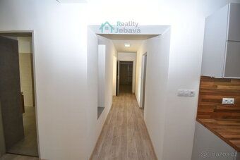 We offer for sale an accessible family house with a total area of 