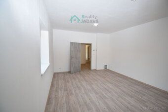 We offer for sale an accessible family house with a total area of 