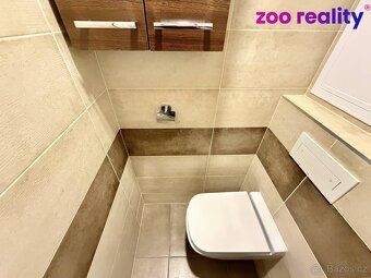 One bedroom apartment in personal ownership with barrier-free entrance located on the 6th…