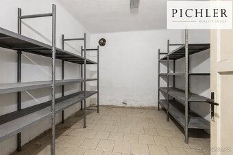 Nabízíme k prodeji komerční objekt situovaný v obci Velká Bu