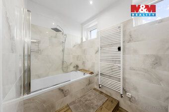Nabízíme dům se třemi byty 2+1 a pozemky o výměře 1324 m2 v 