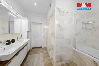 Nabízíme dům se třemi byty 2+1 a pozemky o výměře 1324 m2 v 