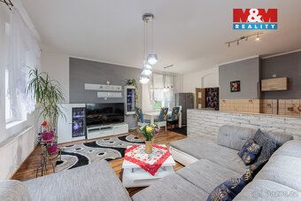 LARGE DISCOUNT!!! We offer for sale a spacious family house in a quiet part of the village of Vojkovice.