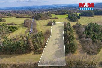 Nabízíme k prodeji celkem 19 parcel o výměře 39 063 m², nach