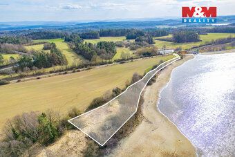 Nabízíme k prodeji celkem 19 parcel o výměře 39 063 m², nach