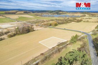 Nabízíme k prodeji celkem 19 parcel o výměře 39 063 m², nach