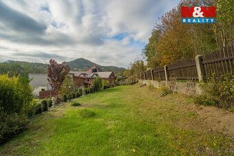 For sale large house with garden in village Horní Police.
