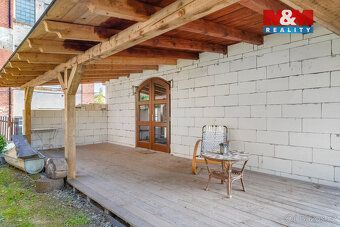 For sale large house with garden in village Horní Police.
