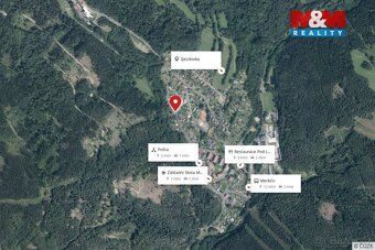 We offer you a unique house with distinctive charm located in the heart of the village of Merklin.