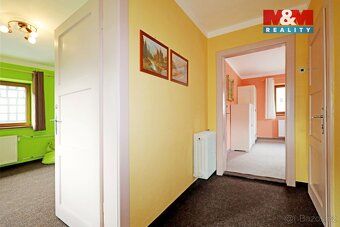 We offer you a unique house with distinctive charm located in the heart of the village of Merklin.